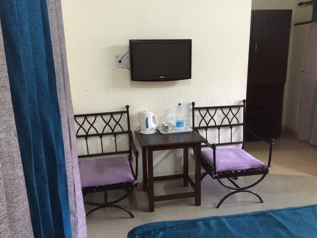 Hotel Sukhsadan Dehradun Habitación foto